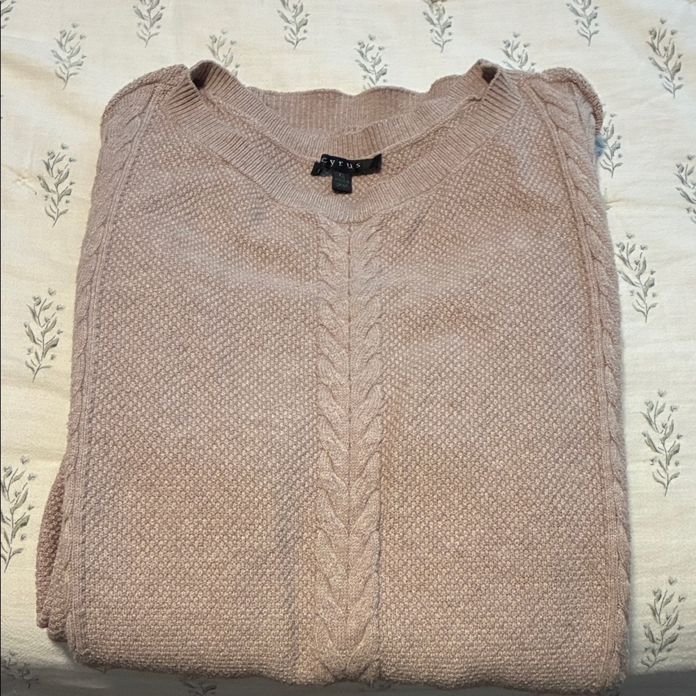 Cyrus Women's tan Cable Knit Sweater